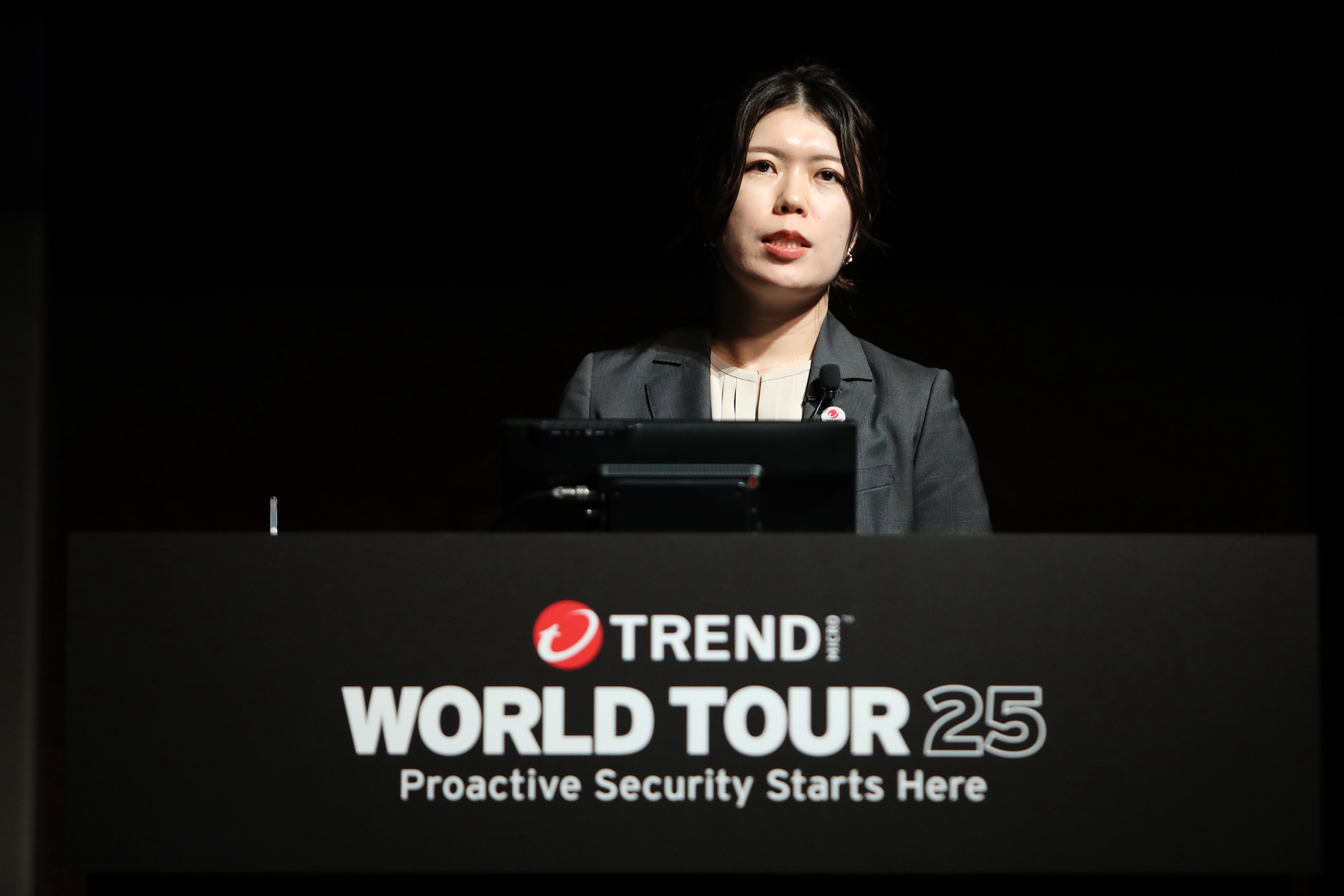 写真：トレンドマイクロ プラットフォームイネーブルメント部  プラットフォームマーケティンググループ 清水 美佳（しみず・みか）