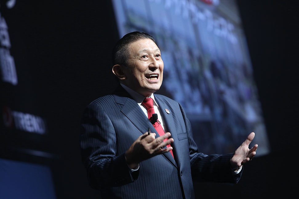 写真：講演を行うトレンドマイクロ 大三川