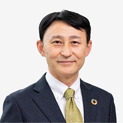 飯田 唯史氏
